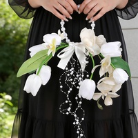 Buket pengantin bergaya Bohemia Prancis, terbuat dari sutra tiruan bunga tulip dengan hiasan mutiara dan rumbai, elegan, cocok untuk gaun pengantin dan pernikahan di tempat wisata.