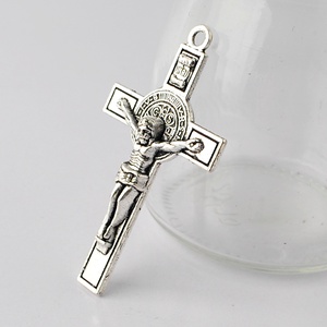 55x30mm 아연 합금 엔틱 실버 도금 성 베네딕토 십자가 어린이 패션 펜던트 - Product Image 1