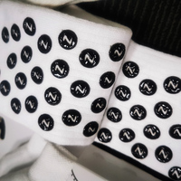 Chaussettes de sport antidérapantes avec logo personnalisé, chaussettes de football rembourrées antidérapantes pour athlètes, chaussettes de sport avec grip personnalisé pour le football