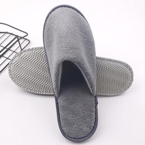 고급 일회용 코랄 벨벳 면 슬리퍼 호텔 여행 편의 시설을 위한 맞춤형 로고 공장 생산 - Product Image 1