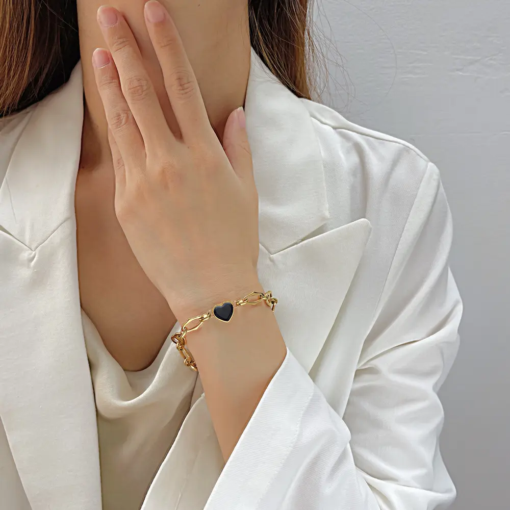 Sl23235 Nieuwe Koreaanse Stijl Zwart Rubber Hartvormige Roestvrijstalen Armband Mode Vergulde Waterdichte Verstelbare Armband
