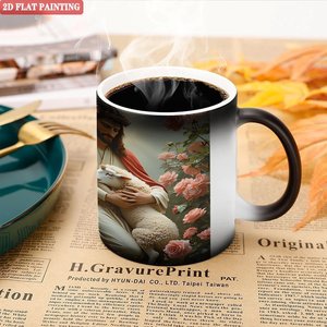 Mug isotherme noir givré 11 oz avec impression artistique Jésus et agneau, idéal pour un cadeau religieux - Product Image 4