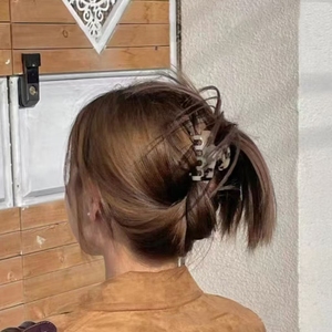 กิ๊บหนีบผมวินเทจแบบกลวงดีไซน์เจ้าอารมณ์ - Product Image 1