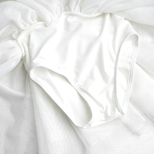 Abiti da damigella per bambine, vestito da festa per neonate, abbigliamento per bambini all'ingrosso, mini abito bianco senza maniche con perle, tulle, arricciature e volant - Product Image 4