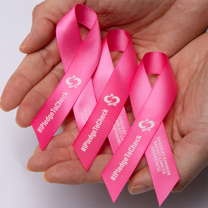 <span class=keywords><strong>Nastro</strong></span> in Raso Rosa Monofacciale da 7cm, Morbido Poliestere ad Alta Tenacità, <span class=keywords><strong>Nastro</strong></span> Spesso e Resistente con Stampa in Lamina d'Oro <span class=keywords><strong>per</strong></span> la Consapevolezza sul Cancro al <span class=keywords><strong>Seno</strong></span> - Product Image 1