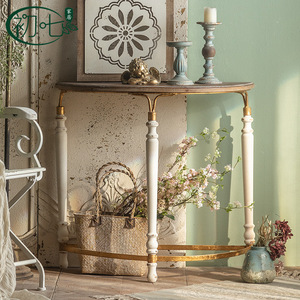 Mesa Consola Estilo Francés con Superficie de Madera y Acabado Desgastado para Decoración de Sala de Estar o Entrada - Product Image 1