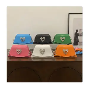 Fashion Girls Small Trapezoid Bag Women Studded Love Heart Diamond Handbag Brand Clutch Bag 2023 Leather Crossbody Shoulder Bags