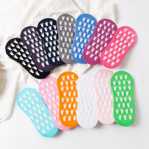 Chaussettes de yoga antidérapantes en tricot pour adultes et enfants, idéales pour l'éducation précoce parent-enfant et l'utilisation à domicile. - Product Image 4