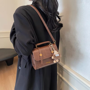 2025时尚潮流肩包冬季女式多功能斜挎包手提包邮递员风格小包 - Product Image 6