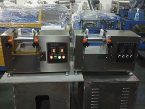 Moulin mélangeur ouvert à deux rouleaux en caoutchouc <span class=keywords><strong>de</strong></span> laboratoire <span class=keywords><strong>de</strong></span> 2 pouces - Product Image 3