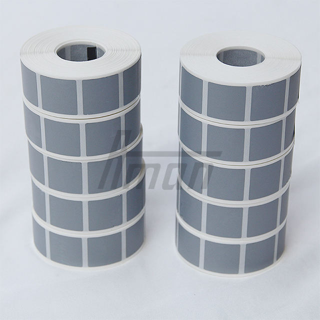 สีเทาเข้ม