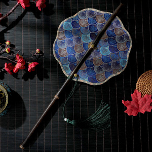 Abanico de Cintura Estilo Antiguo Fatingna, Portátil, <span class=keywords><strong>Enrollable</strong></span>, con Mango de Bambú, Fresco para el Verano, Duradero, Clásico, para Hanfu, Qipao, Danza, con Diseño Floral - Product Image 1