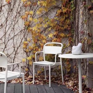 Set Tavolo e Sedie da <span class=keywords><strong>Esterno</strong></span> in Lega di Alluminio dal <span class=keywords><strong>Design</strong></span> Moderno Minimalista - Arredamento per Esterni per Caffetterie di Tè al Latte e Cortili di Tendenza - Product Image 2