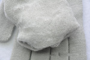 Guantes acrílicos clásicos de color sólido de tamaño adulto neutro personalizados de fábrica adecuados para la vida al aire libre y diaria - Product Image 6