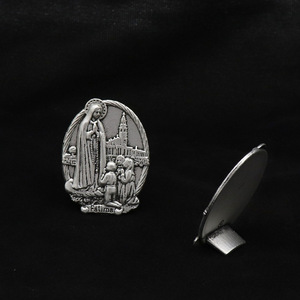 Colgante Religioso Vintage <span class=keywords><strong>de</strong></span> Aleación <span class=keywords><strong>de</strong></span> Zinc Chapado en Oro <span class=keywords><strong>de</strong></span> 18K con Relieve <span class=keywords><strong>de</strong></span> la <span class=keywords><strong>Virgen</strong></span> María para Decoración <span class=keywords><strong>de</strong></span> Automóviles - Product Image 2