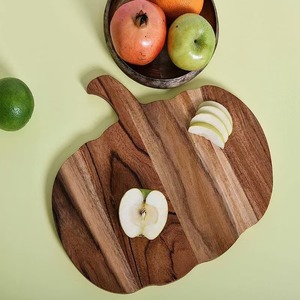 Pumpkin Shaped <b>Wooden</b> Cutting Board With Handle 33x30.5 Cm For Kitchen Use - Product Image 1