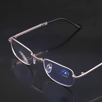Nouvelles Lunettes Presbyopes Unisexe à Double Éclairage avec Protection Anti-Lumière Bleue, Pliables et Portables, Boîte Incluse, Couleurs Or/Noir, Design Carré
