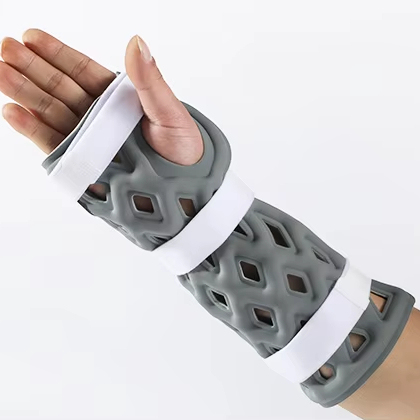 Liquid Exoskeleton  -  Customized Medical External Fixation Device