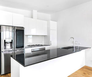 Juego de Muebles de Cocina Modulares de Madera con Acabado Brillante Personalizado para Uso en Villas, Apartamentos y Centros Comerciales, Diseño Moderno, Despensa Portátil, Solución Total - Product Image 1