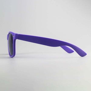 Venta al por mayor 2025 diseñador ligero púrpura cuadrado gafas de sol de plástico logotipo personalizado UV400 lentes para hombres y mujeres - Product Image 2