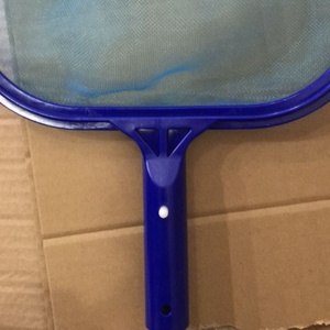 مصفاة أوراق قياسية سهلة التنظيف مع خرطوم توصيل مرن، أداة تنظيف حمامات السباحة خفيفة الوزن ومحمولة مصنوعة من البلاستيك - Product Image 3