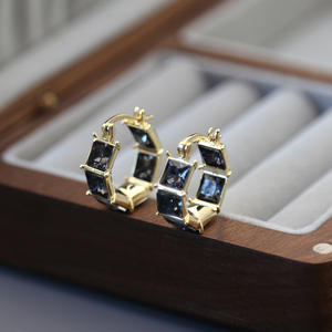 Boucles d'oreilles pendantes en perles d'imitation pour enfants de luxe léger Occasion de mariage Conception d'ailes élégantes Mode haut de gamme polyvalente - Product Image 6