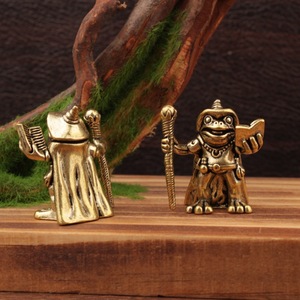 Figurine de sorcier grenouille en laiton tenant un livre de sorts, ornement de bureau, décoration intérieure, unisexe, 12 ans et plus, produit fini - Product Image 2