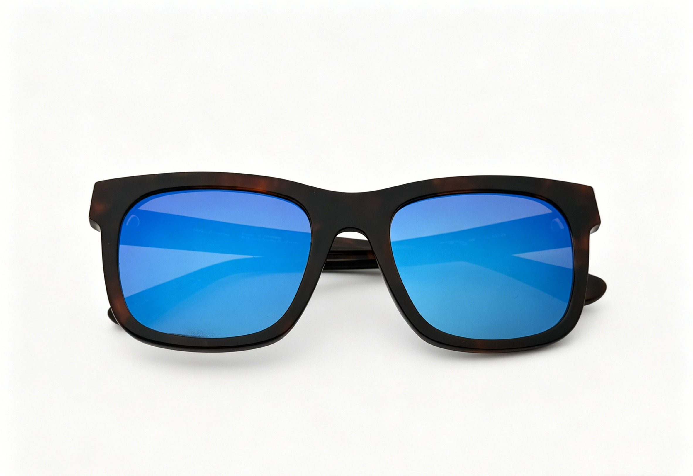Tortoise shell frame with blue mirrored lens