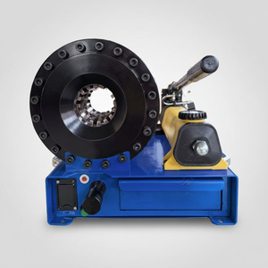 Machine à presser les tuyaux portable REALMAX, machine à sertir les flexibles hydrauliques, machine manuelle hydraulique pour le rétrécissement et le sertissage des tuyaux en acier - Product Image 1