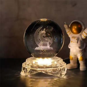 ไฟ LED เปลี่ยนสีได้หลากสีสำหรับยามค่ำคืนไฟ3D คริสตัลทรงกลมแกะสลักด้วยเลเซอร์ไฟฐานแก้วไฟกลางคืนของขวัญเทศกาลวันหยุดงานปาร์ตี้ - Product Image 2