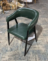 Maßgefertigte Kommerzielle Sitzecken Metalltisch und Stühle Grünes Ledersofa-Set für Restaurant Café