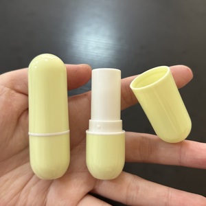 Tube de baume à lèvres ovale jaune ISMAN 3,5g, étiquette privée, logo personnalisé, emballage cosmétique en plastique PP, conteneur en vrac pour la vente en gros - Product Image 1