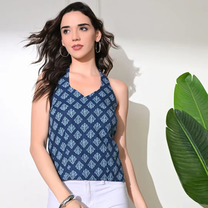 Royal Indigo Top Elegante Azul Kantha Base Algodón Bloque de mano Impreso con cuello en V Botón de verano Longitud corta con atractivo de fusión étnica - Product Image 1