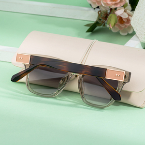 Occhiali da Sole KAJILA all'Ingrosso, Design Elegante e Personalizzato, Protezione UV400, Montatura Morbida Quadrata per Uomo e Donna - Product Image 4