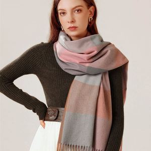 Elegante Chal Grande a Rayas y Cuadros Estilo Socialité 2025 para Mujer, Bufandas Cálidas para Otoño e Invierno - Product Image 1