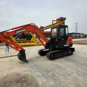 Mini DOOSAN DH55 5T d'occasion de haute qualité petite pelleteuse à bas prix d'occasion sur chenilles Doosan DH 55 60 75 à vendre - Product Image 4