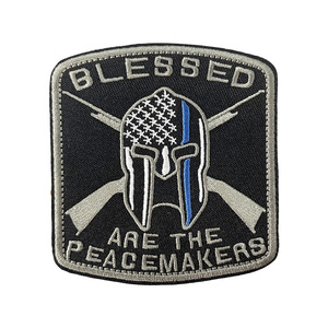 En gros, Patchs tactiques personnalisés en velcro, motif logo <span class=keywords><strong>bouclier</strong></span> et crâne, brodés, pour veste, avec transfert de broderie extérieur - Product Image 2
