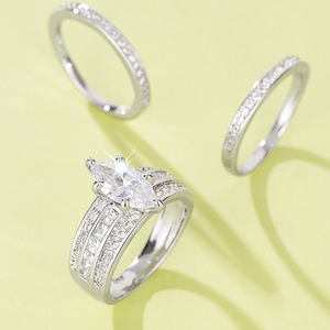 Set di Tre Anelli Geometrici con Zirconi per Donne, Elegante Gioiello per Matrimonio e Fidanzamento - Product Image 3