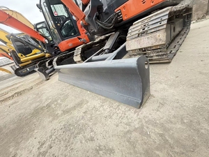 Excavatrice Hitachi 55 d'occasion de haute qualité, avec lame de bulldozer et cabine climatisée, prête à travailler - Product Image 4