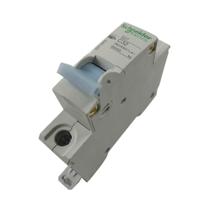 Disjoncteur basse tension avec contacts auxiliaires D OF+SD MX+OF MN MV, contact d'alarme, déclencheur de dérivation et déclencheur de sous-tension - Product Image 1