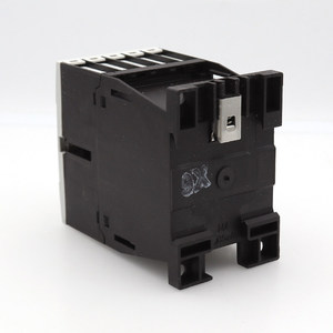 Contactor Eaton DILM9-01 AC 220V 50/60Hz con Certificación UL para Uso Industrial - Product Image 3