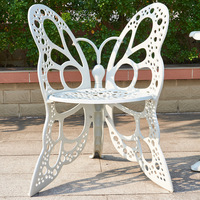 Ensemble de meubles de patio portables d'extérieur avec des chaises en forme de papillon et une table à fleurs, ensemble de bistrot en aluminium moulé pour le jardin