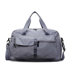 Sac de voyage décontracté pliable ultra-léger et élégant avec logo personnalisé, résistant à l'eau, pour la gym, la nuit ou comme trousse de maquillage - Product Image 5