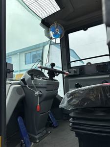 Chargeur à quatre roues motrices diesel de 1,5 tonne, directement de l'usine, avec une puissance de 37 kW et une capacité de godet de 0,65 m³, pour l'agriculture et l'élevage - Product Image 5