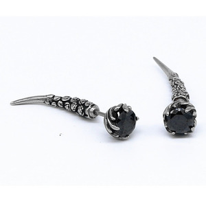 Yunnique – boucles d'oreilles en forme de dent de loup, en acier titane 316, sertissage à griffes, diamants noirs et blancs, bijoux pour hommes et femmes - Product Image 5