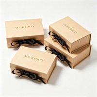 Boîte d'emballage en carton de luxe avec logo personnalisé, boîte cadeau magnétique pliable avec ruban pour vêtements, assurance qualité