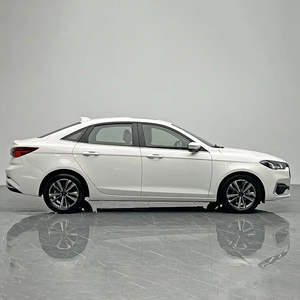 Ford Escort Usata, Berlina Compatta Affidabile, Guida a Sinistra, Motore Turbo Benzina 1.5L, Sedili in Pelle, Auto d'Occasione - Product Image 4