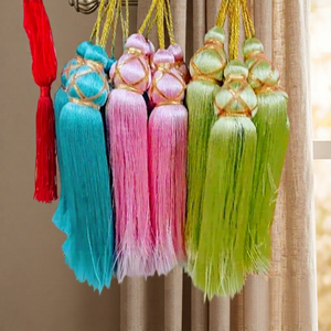 Décorations suspendues en tissu bohème avec pompons pour salon, décoration intérieure, multicolores, forme irrégulière, toutes saisons - Product Image 1