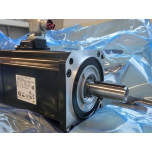 Motor Servo Trifásico Sin Escobillas R88M-1L4K030C, 4kW, 400VAC, 3000rpm, con Encoder Absoluto, para Automatización Industrial, Nuevo - Product Image 2