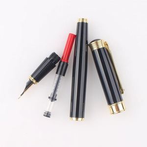 Pluma Estilográfica Negra de Lujo Personalizada con Puntas de Oro para Oficina - Product Image 6